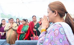 *कैबिनेट मंत्री रेखा आर्या ने सैकड़ों समस्याओं का मौके पर