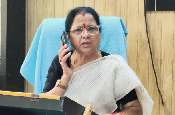 दो बहनों में एक के साथ दुष्कर्म और दूसरी के साथ छेड़खानी के मामले में महिला आयोग सख्त