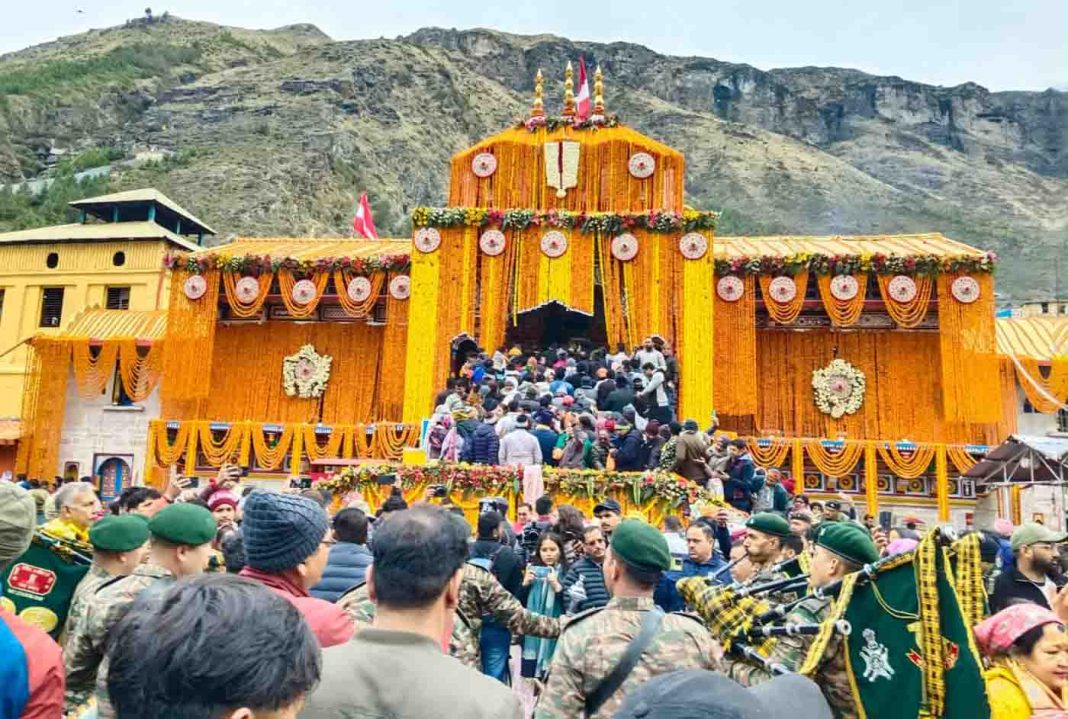 Thousands witness reopening of Badrinath Dham - myuttarakhandnews.com | Uttarakhand Photo of pioneeradmin