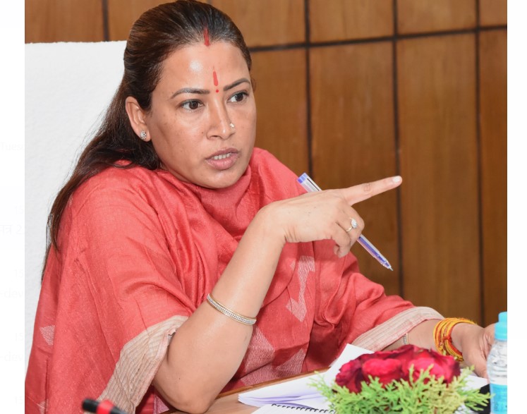 आंगनबाड़ी और सहायिकाओं को नियुक्ति पत्र 20 मई से- रेखा आंगनबाड़ी और सहायिकाओं को नियुक्ति पत्र 20 मई से- रेखा आर्या