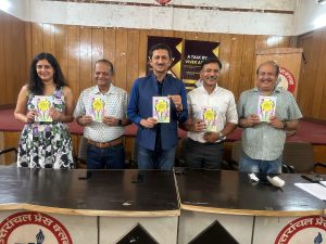 आनंददायक संग्रह है पुस्तक ' द मिडल ऑफ एवरीथिंग' के