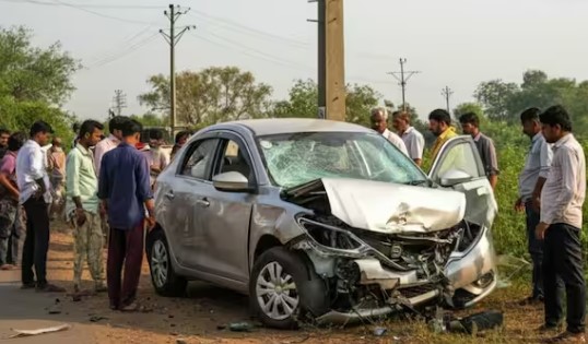 Tragic road accident in Uttarakhand, car fell into 40 meter deep ditch, 4 people died tragically