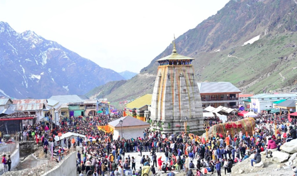केदारनाथ यात्रा ने बनाया नया रिकॉर्ड, दो दिन में पहुँचे केदारनाथ यात्रा ने बनाया नया रिकॉर्ड, दो दिन में पहुँचे 55 हजार से अधिक श्रद्धालु