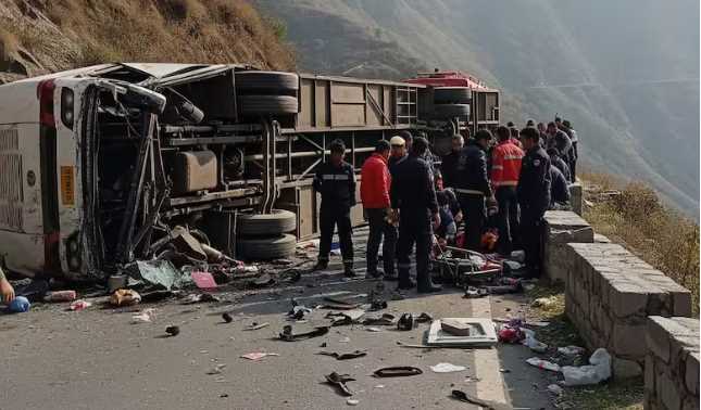 Bus overturned on Gangotri Highway, 41 passengers were on board, CM Pushkar Dhami immediately took this big action