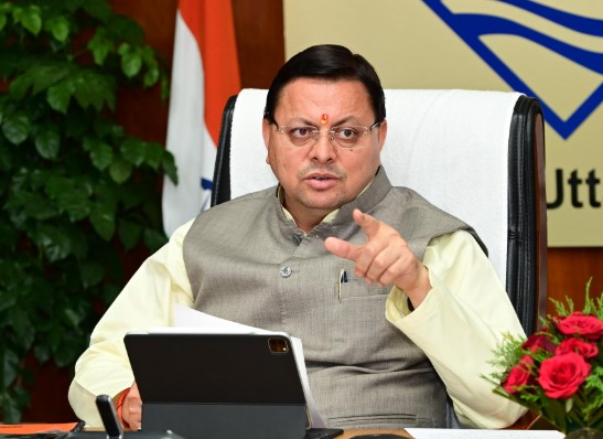 चारधाम यात्रा प्रबंधन में व्यक्तिगत तौर पर जुटे सीएम धामी चारधाम यात्रा प्रबंधन में व्यक्तिगत तौर पर जुटे सीएम धामी