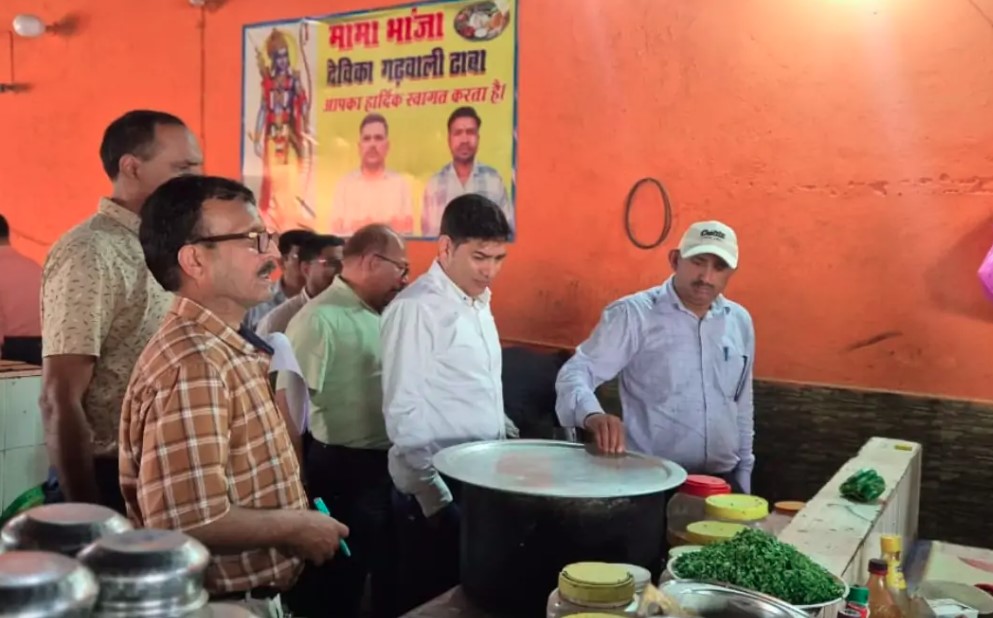 चारधाम यात्रा मार्ग पर नकली खाद्य और औषधियों के खिलाफ चारधाम यात्रा मार्ग पर नकली खाद्य और औषधियों के खिलाफ अभियान तेज, तीन ढाबों के लाइसेंस निलंबित, एक को नोटिस