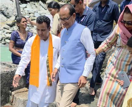 देवप्रयाग में बोले शिवराज, दिख रहा है विकास, सराहनीय हैं देवप्रयाग में बोले शिवराज, दिख रहा है विकास, सराहनीय हैं धामी और कंडारी के प्रयास