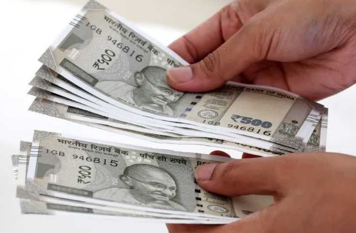 धामी सरकार ने दी बड़ी सौगात, राज्य कर्मचारियों का बढ़ाया