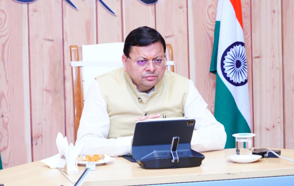मुख्यमंत्री धामी ने उच्चाधिकारियों के साथ की समीक्षा बैठक, दिए सख्त निर्देश