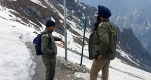 हेमकुंड साहिब के कपाट खुलने से पहले पुलिस ने तेज