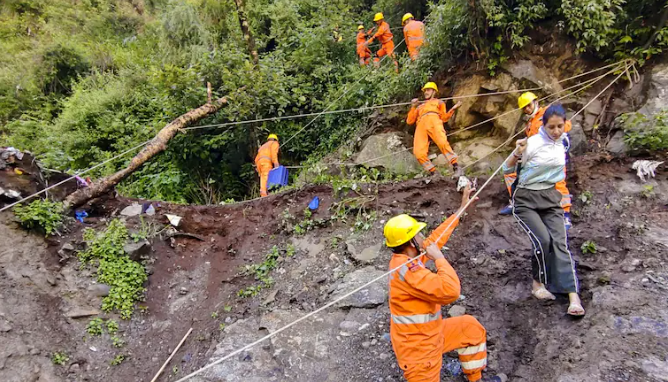 Nature's fury in Uttarakhand and Himachal! Cloudburst causes devastation, big update on Chardham Yatra