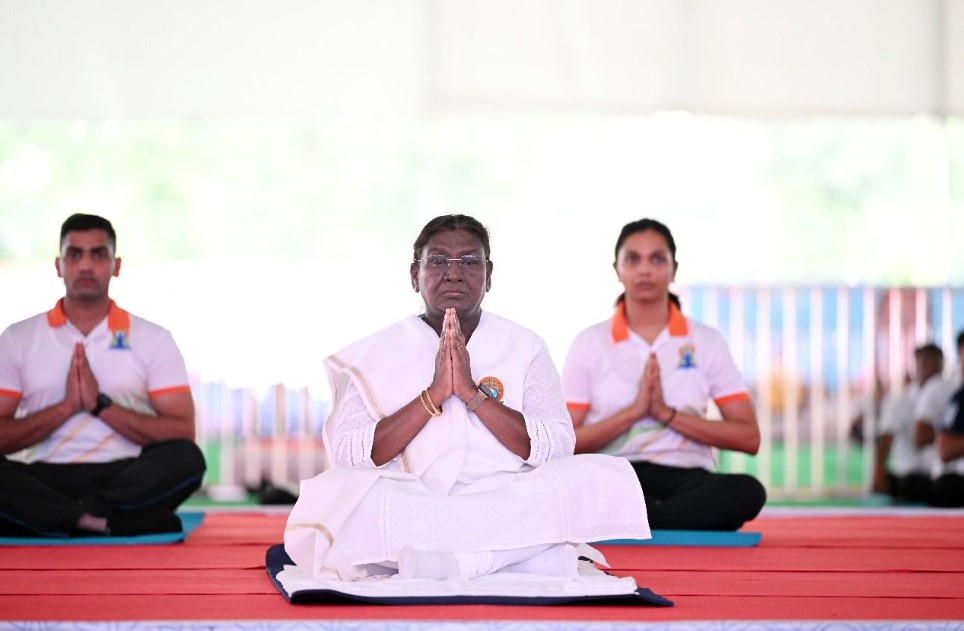 राष्ट्रपति ने किया अंतरराष्ट्रीय योग दिवस का शुभारंभ, कहा– “योग भारत की चेतना और विरासत का प्रतीक”