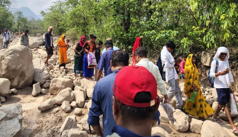 उत्तराखंड: पूर्णागिरि धाम मार्ग पर बाटनागाड़ नाले ने दिखाया रौद्र