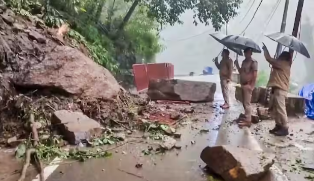 Heavy rain alert in Uttarakhand, holiday declared in all schools, administration on alert