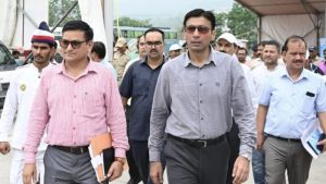 चारधाम यात्रा व्यवस्थाओं का जिलाधिकारी ने किया निरीक्षण, यात्रियों की सुविधाओं को लेकर दिए सख्त निर्देश