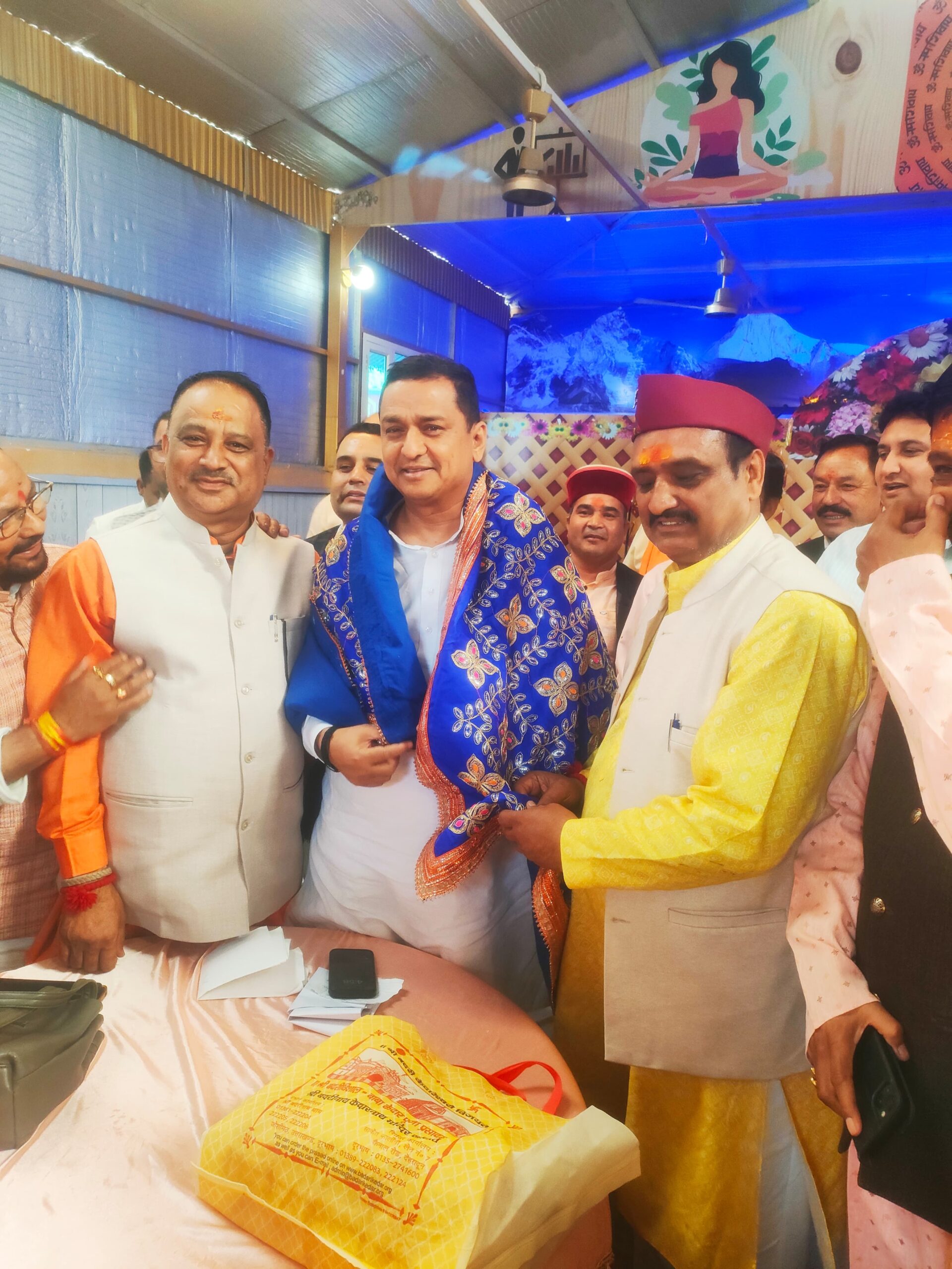 ज्योर्तिमठ आपदा पुनर्निर्माण कार्यो हेतु आभार जताया। ज्योर्तिमठ रविग्राम में