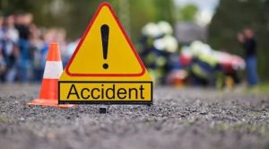 तेज रफ्तार कार ने ई-रिक्शा को मारी टक्कर, एक की मौत