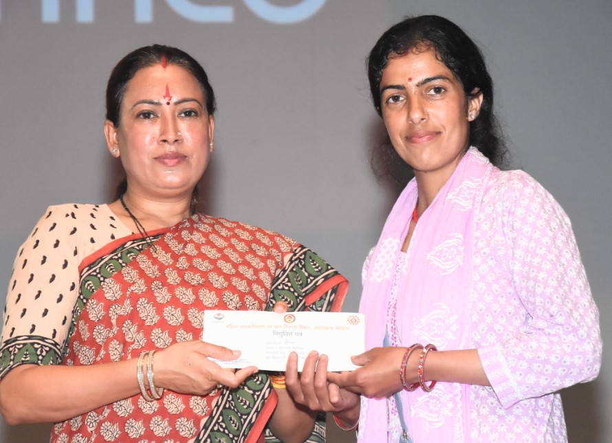 प्रदेश के भविष्य को संवारने की जिम्मेदारी आंगनवाड़ी कार्यकत्रियों पर- रेखा आर्या