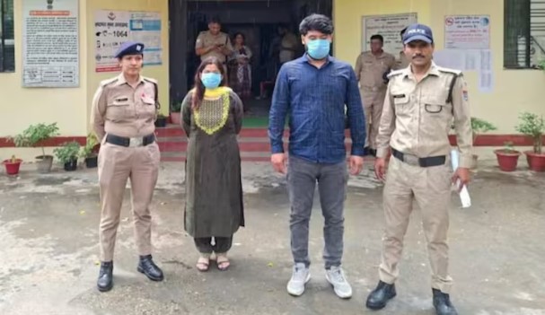 मां ने अपने बॉयफ्रेंड से अपनी ही बेटी का कराया