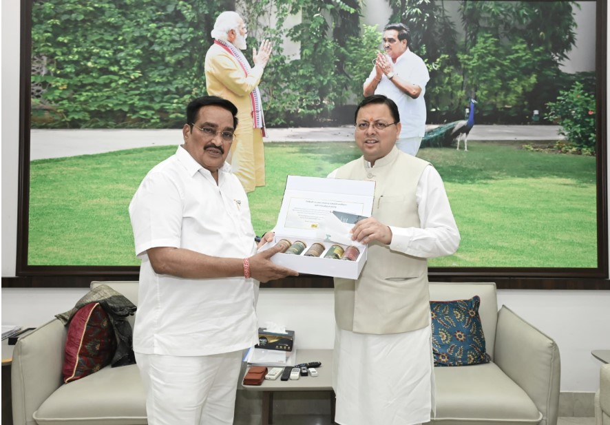 मुख्यमंत्री ने की केन्द्रीय जल शक्ति मंत्री सी.आर. पाटिल से भेंट