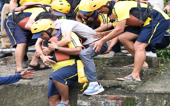 Mock drill: Some people were buried under the rubble... some water entered the houses, 39 were rescued, 22 were taken to the hospital
