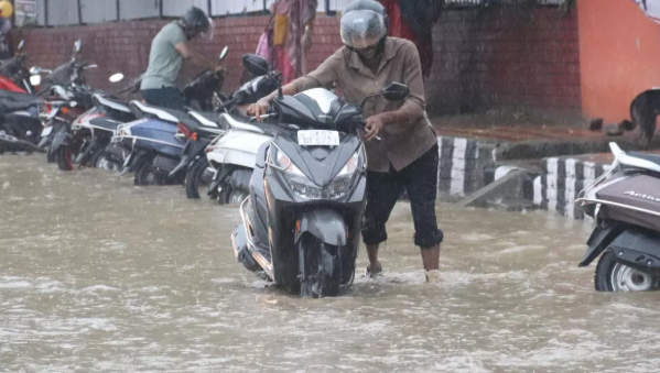Monsoon Update: देहरादून समेत उत्तराखंड के कई जिलों में हुई