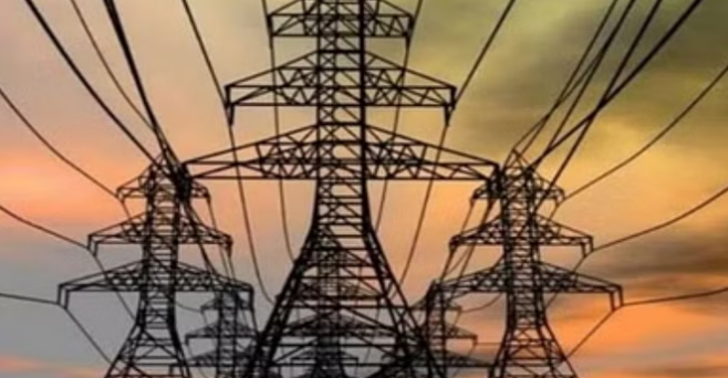 उपभोक्ताओं को फिर लगेगा महंगी बिजली का झटका, दरें बढ़वाने