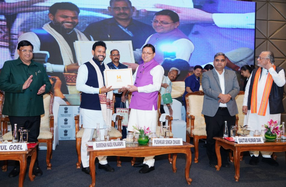 मुख्यमंत्री धामी ने की पर्वतीय राज्यों के लिए पृथक विमानन नीति की मांग