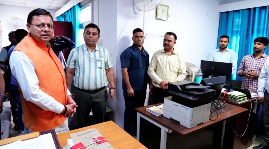 मुख्यमंत्री ने किया विधानसभा स्थित विभिन्न कार्यालयों का निरीक्षण