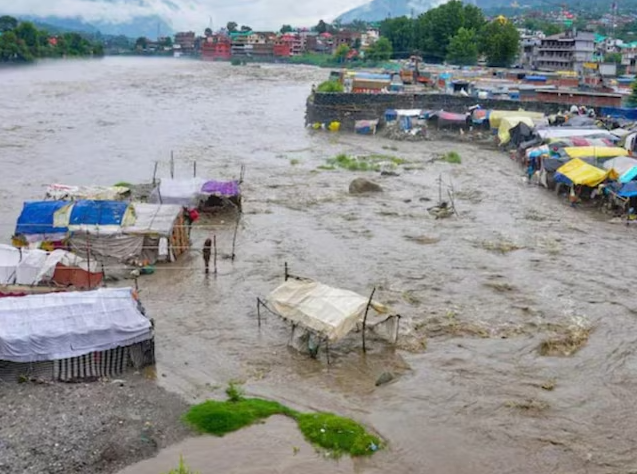 Uttarakhand Weather Live Update: कहीं मलबा, कहीं लैंडस्लाइड... उत्तराखंड में