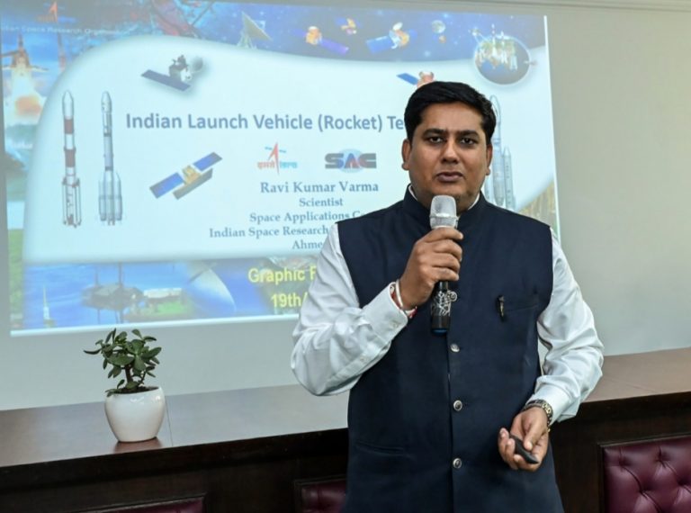 अंतरिक्ष यात्री हैं आज के सुपर हीरो ग्राफिक एरा में