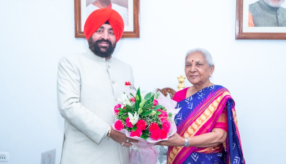 उत्तराखंड और यूपी के राज्यपालों की भेंट, शिक्षा-स्वास्थ्य पर हुआ