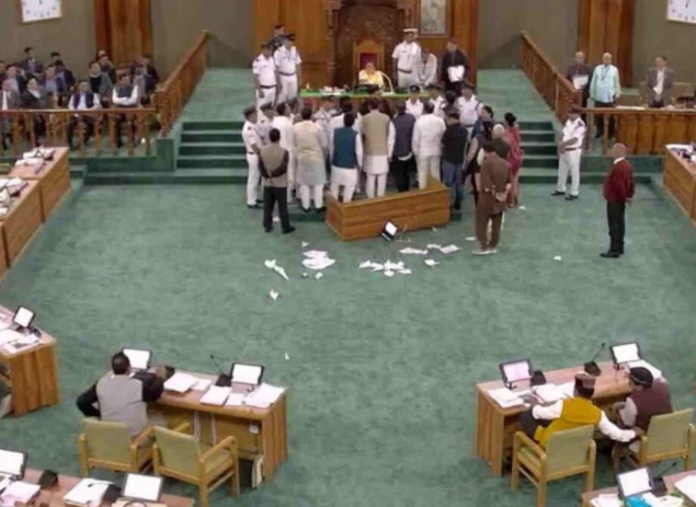 उत्तराखंड मानसून सत्र में भाजपा विधायकों ने अपनी सरकार को