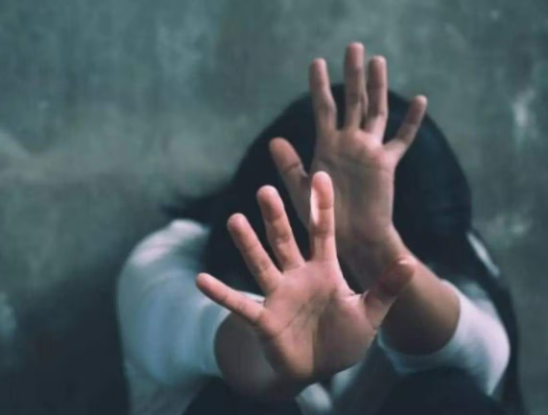 उत्तराखंड में मां की मौत के बाद नाबालिग बेटी पर