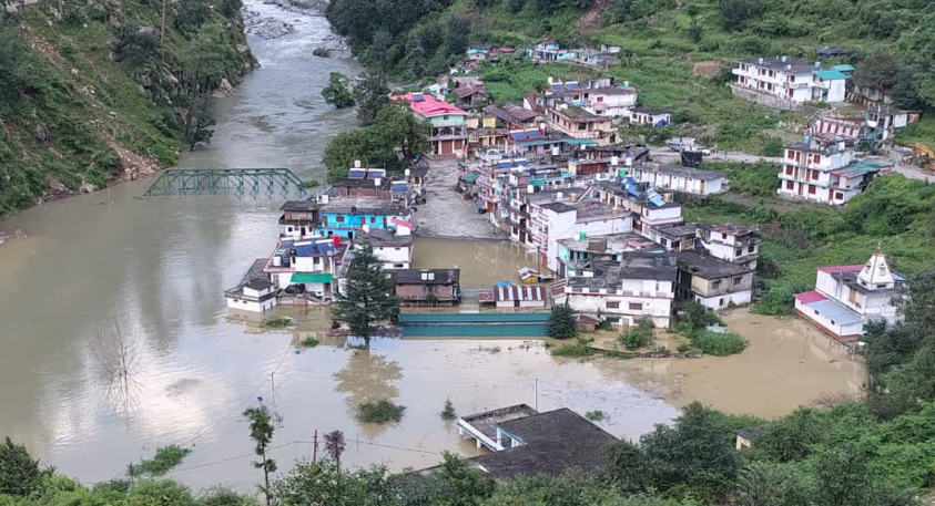 उत्तराखंड: यमुना नदी में बनी झील से पैदा हुई दहशत,