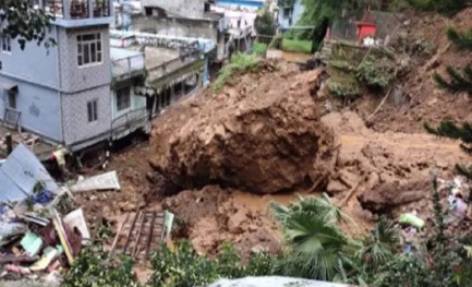 थराली में भूस्खलन से तबाही: कई इलाके प्रभावित, तकनीकी सर्वेक्षण की तैयारी