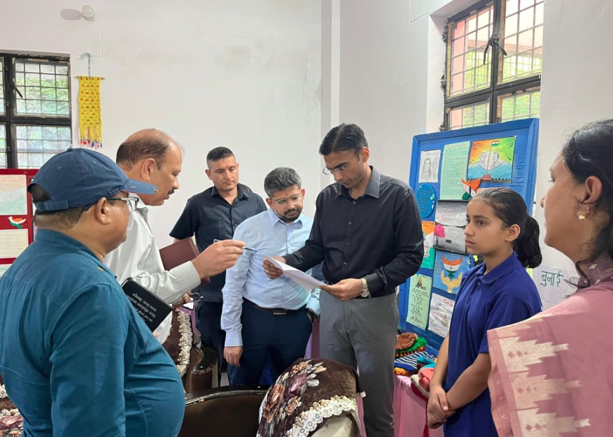 प्रोजेक्ट ‘उत्कर्ष’ के तहत सरकारी स्कूलों को मिला आधुनिक फर्नीचर