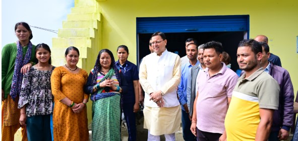 मुख्यमंत्री पुष्कर सिंह धामी ने गैरसैंण में लोगों से किया संवाद, क्षेत्रीय विकास पर मांगे सुझाव