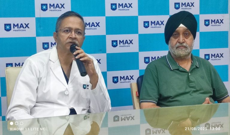 मैक्स अस्पताल में 190 किलो की महिला की सफल बेरिएट्रिक