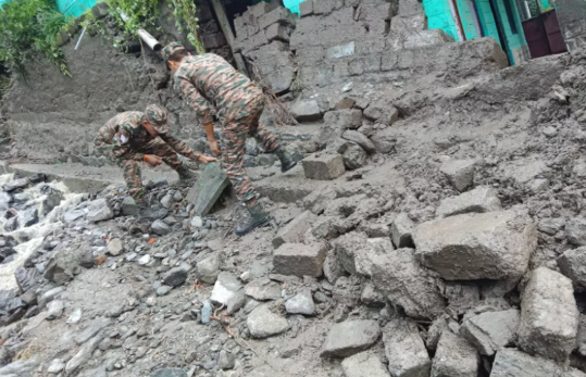 उत्तराखंड के इस जिले में आपदा से मची तबाही, नौ