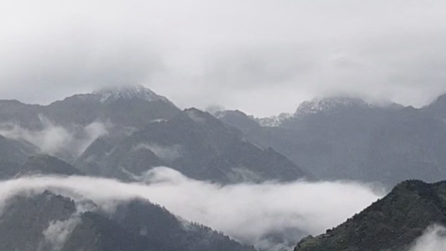 देहरादून और उत्तरकाशी में बारिश का रेड अलर्ट, ऊंची चोटियों