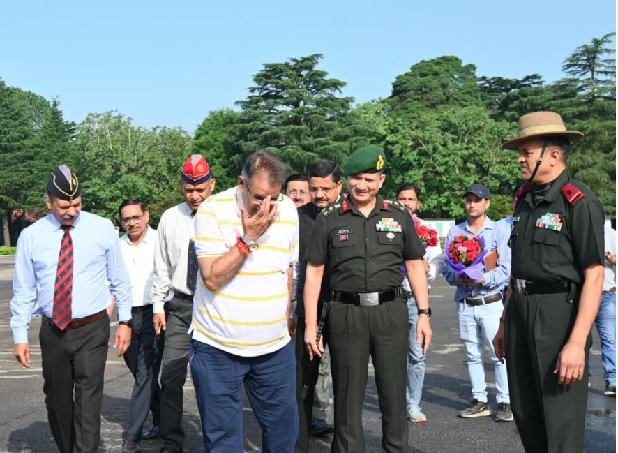 लैंसडाउन पहुंचे सैनिक कल्याण मंत्री गणेश जोशी, अपनी कर्मभूमि को