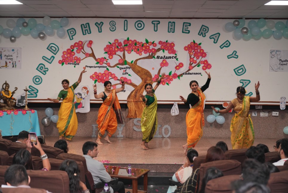 श्री महंत इन्दिरेश अस्पताल में धूमधाम से मनाया गया वल्र्ड