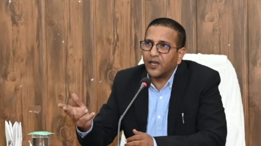 उत्तरकाशी में विशेष संवाद सत्र; DM ने प्रशिक्षु IAS अधिकारियों के साथ किया संवाद