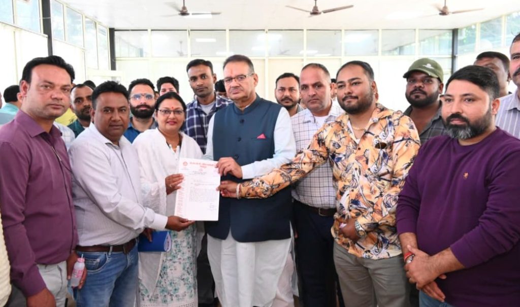 ओएनजीसी संविदा कर्मचारी संघ, देहरादून के प्रतिनिधिमंडल ने कैबिनेट मंत्री गणेश जोशी से की शिष्टाचार भेंट