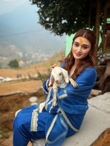 Aarushi Nishank’s dreamy look goes viral after film poster release