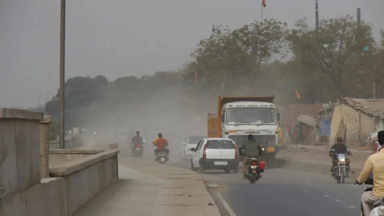 Air quality : धूल के कारण शहरों में हवा की