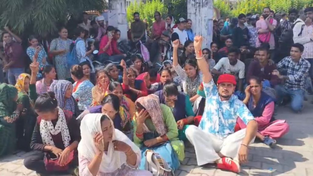 Dehradun: डोईवाला उद्योग में अचानक विरोध! कर्मचारियों ने खोला ऐसा राज, जिसे प्रबंधन नहीं चाहता उजागर