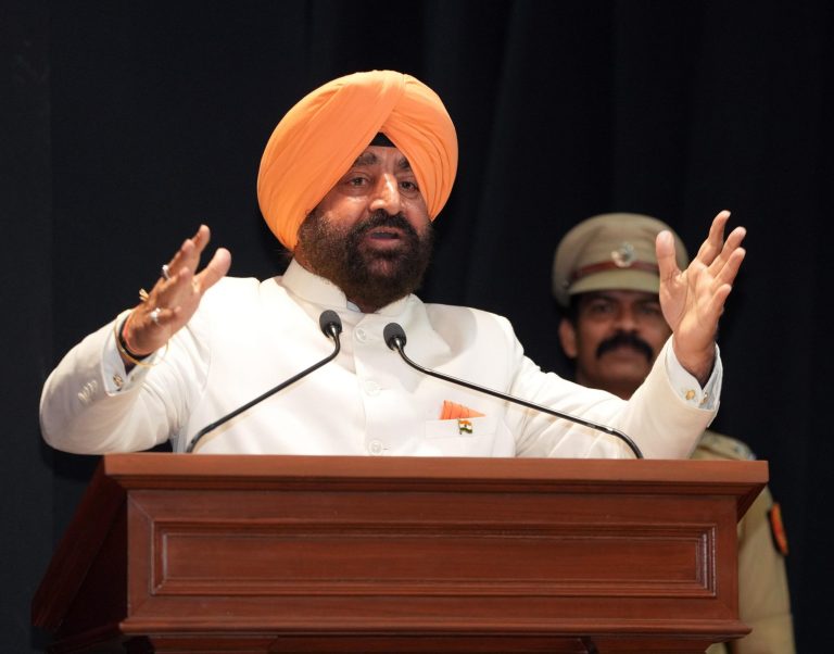 Governor stresses on physical and mental health balance