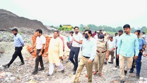 Haldwani News: हैलीपैड और ट्रेंचिंग ग्राउंड का निरीक्षण, आयुक्त ने सुधार के लिए दिये कड़े निर्देश दिए